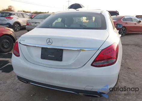 2018 Mercedes-Benz C 300 из США, поврежденный, VIN 55SWF4JB1JU237310